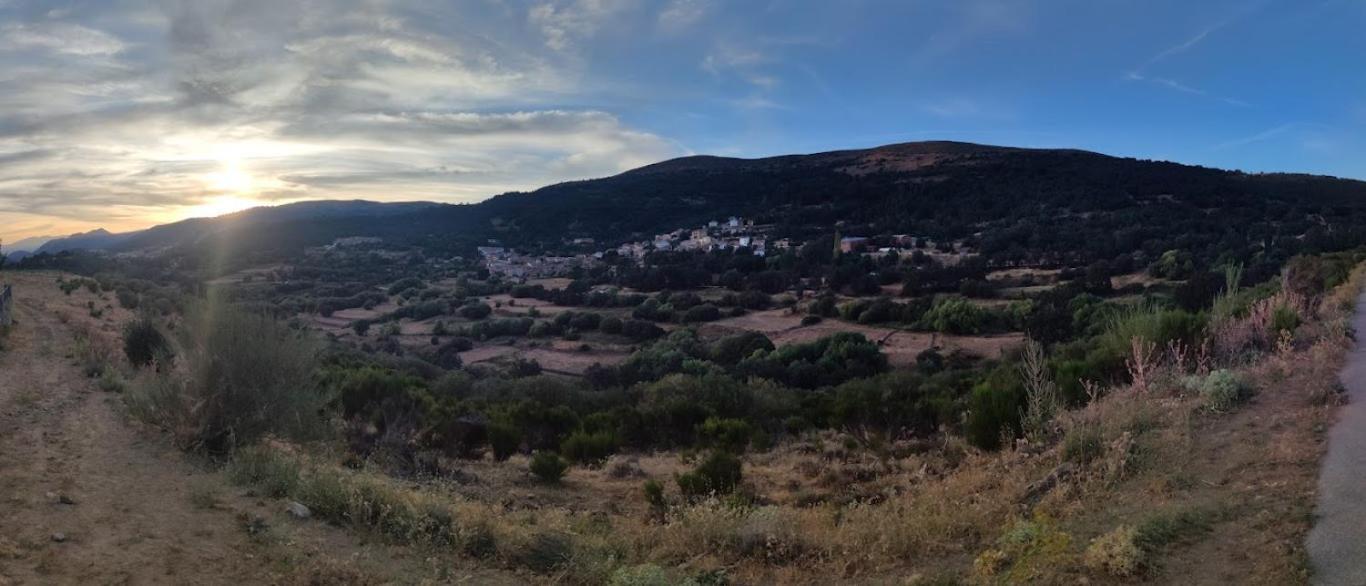 La Pasailla De Gredos Guest House Navacepeda de Tormes Bagian luar foto