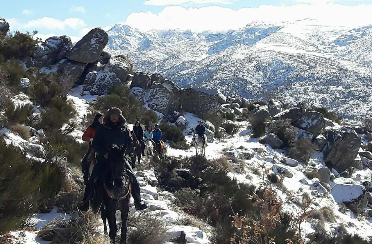 La Pasailla De Gredos Guest House Navacepeda de Tormes Bagian luar foto